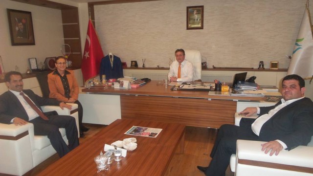 Yaman, Çayırova Belediye Başkanı Şevki Demirci'yi  İlçe Başkanı Zafer Kılıç ile ziyaret etti.