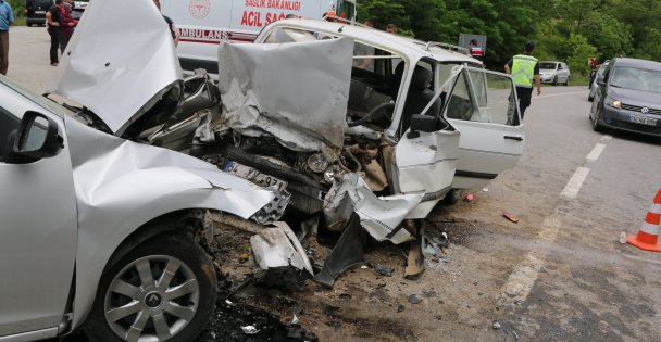 3 Otomobilin Karıştığı Kazada 4 Kişi Yaralandı
