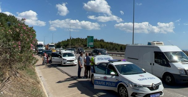 Anadolu Otoyolu'nun Çayırova geçişindeki zincirleme kaza ulaşımı aksattı