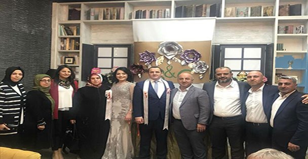 Bıyık önce kızı istedi sonra yüzük taktı
