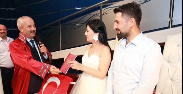 Çiftlerin nikahını Büyükgöz kıydı