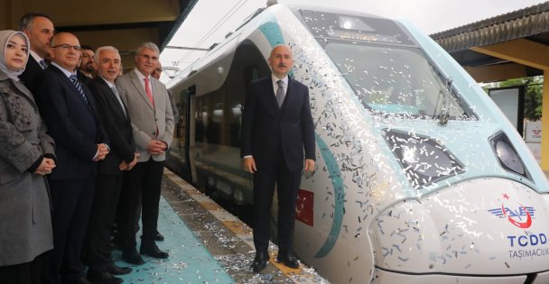 Milli Tren Bugün İlk Kez Yolcu Taşımaya Başlıyor