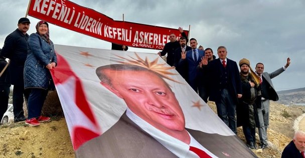 Osmanlı Ocakları, Cumhurbaşkanı Erdoğan'ı Söğüt'te ‘Kefenli liderin kefenli askerleriyiz' pankartıyla karşıladı