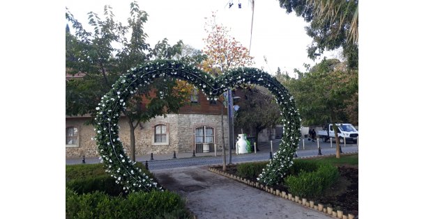 Parklarda Çiçeklendirme Çalışmaları
