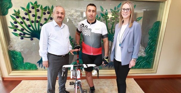 Sporcu Dönmez'e En Anlamlı Hediye