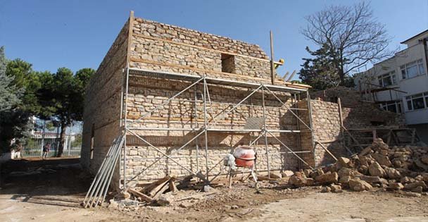Su Dolabı Ayağa Kalkıyor