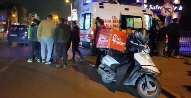 Tali yoldan çıkan otomobille çarpışan motosikletin sürücüsü yaralandı