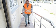 İhtiyaç sahiplerine gıda kolisi ve sıcak yemek
