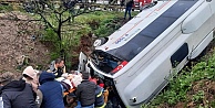 İşçi servisi devrildi: 8 yaralı (VİDEOLU HABER)