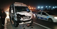 TEMin Orta Şeridinde Terk Edilen Otomobil Kazaya Sebep Oldu: 4 Yaralı (VİDEOLU HABER)