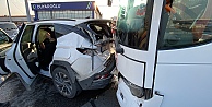 (Videolu) Kocaelide Zincirleme Kaza: 2 Yaralı