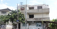 1999 Depreminde Ağır Hasar Alan Bina Yıkılıyor