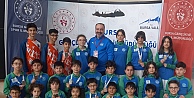 Çayırovalı karateciler Bursa'dan 15 kupa ve 14 madalyayla döndü