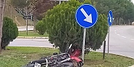 Kocaeli'de refüje çarpan motosikletin sürücüsü öldü