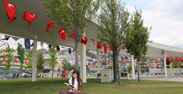 15 türde, 300den fazla ağaç dikildi