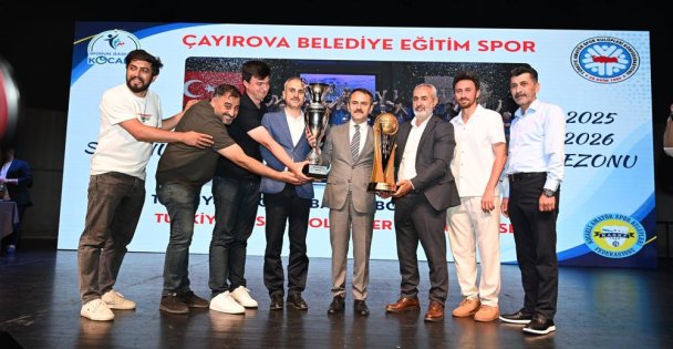2025-2026 Amatör Spor Kulüpleri Kupa Töreni ve Diğer Branşlar Ödül Töreni, Vali Aktaş ve Başkan Büyükakın'ın Katılımıyla Gerçekleşti