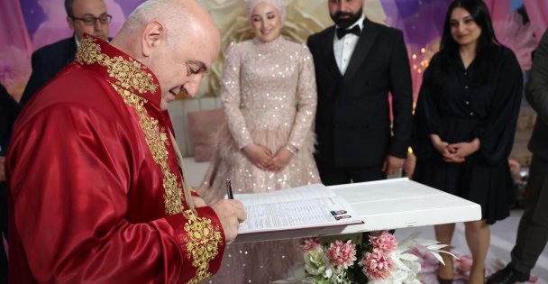 2025 yılında Darıcada bin 475 çift evlendi