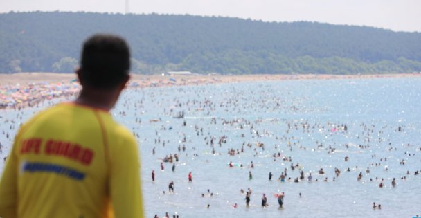 204 kişi boğulmaktan son anda kurtarıldı