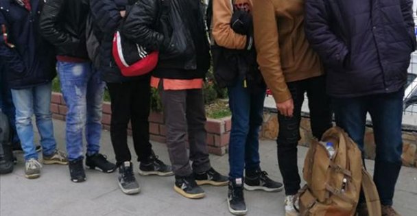 21 Düzensiz Göçmen Yakalandı