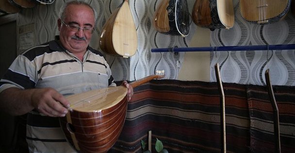 25 yıldır hayat verdiği sazların akordunu bile yapamıyor