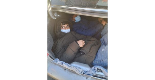 32 Düzensiz Göçmen Yakalandı