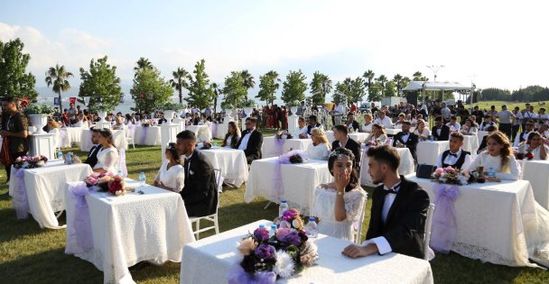 36 roman çift toplu nikâhla mutluluğa ‘evet' dedi