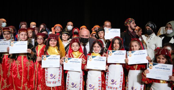 380 ÖĞRENCİ HEM SERTİFİKA ALDI HEM GÖSTERİ YAPTI