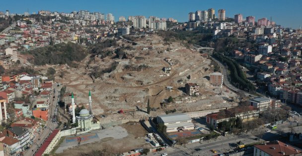 421 Bina Yıkıldı, Hafriyat Kaldırılmaya Başlandı