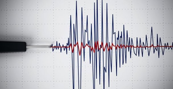 4.8 BÜYÜKLÜĞÜNDE DEPREM