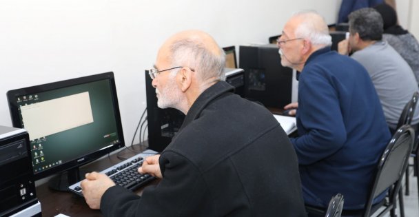 50 yaş ve üstü vatandaşlara bilgisayar eğitimi