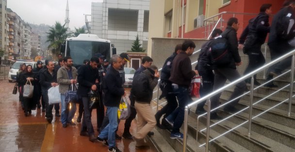 7 dernek üyesi FETÖ'den tutuklandı