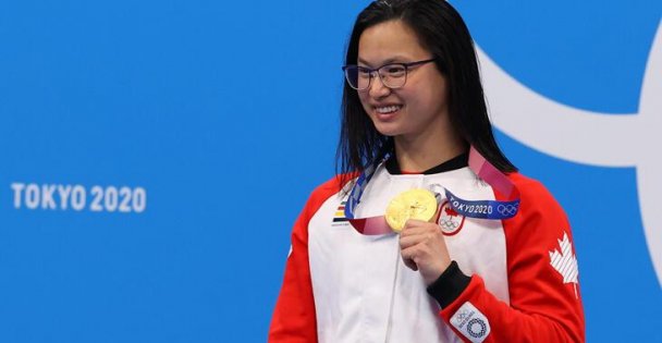 7. Kanadalı Margaret Macneil 100 metre Kelebekte Altın Madalya Aldı