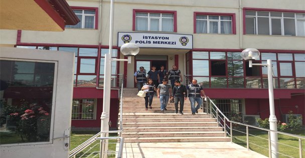 7 Okulu soydular!