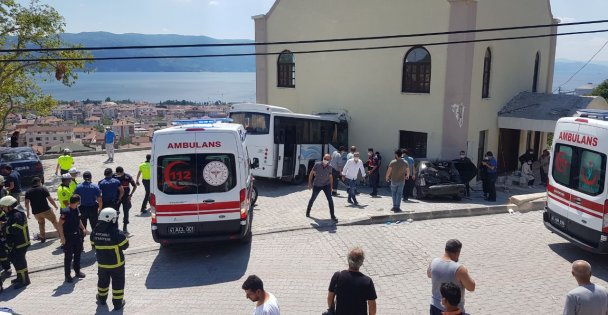 Kaza; 8 jandarma personeli yaralı!