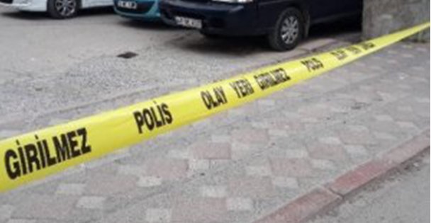 Adliye önünde silahlı kavga!
