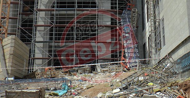 Adliye'de iskele çöktü!