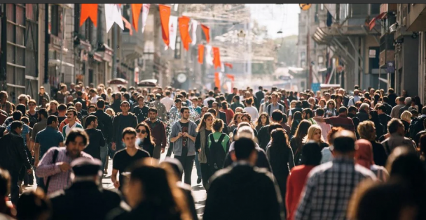 Aile ve toplum cinnet mi geçiriyor?