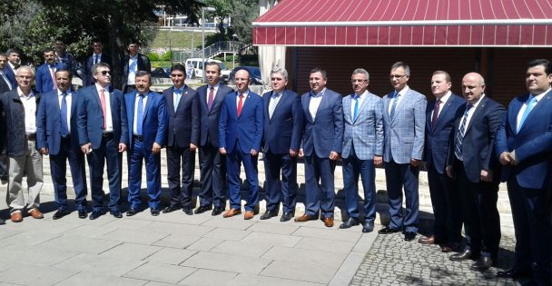 AK Parti tek yumruk!