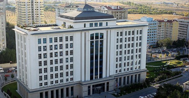 AK Parti'de aday adaylığı başvuru süresi uzatıldı