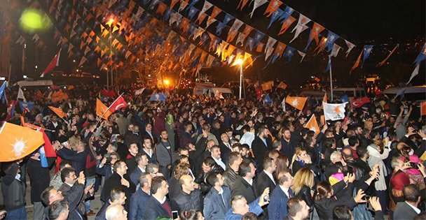 AK Parti'de dev kutlama!