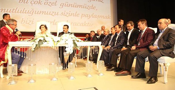 AK Partililer Nikah'da buluştu!