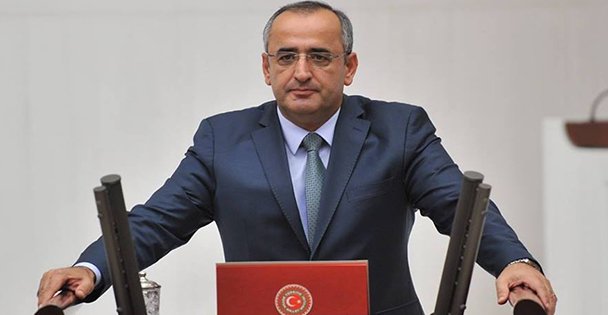 Akar komisyona seçildi