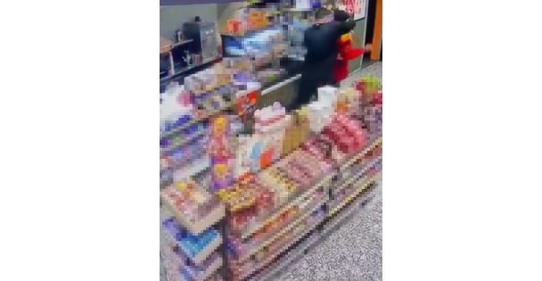 Akaryakıt istasyonunda çalışan genci darbeden alkollü müşteri gözaltına alındı