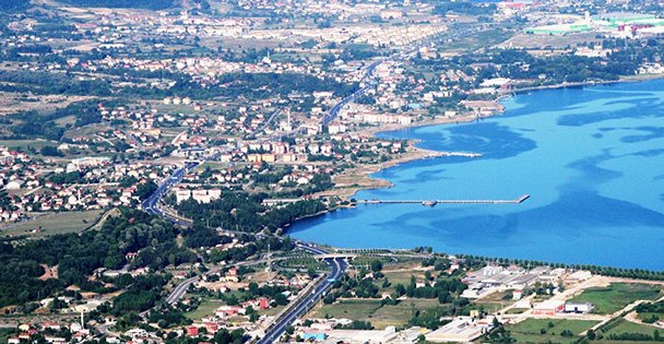 AKP'ye en çok oy Başiskele'den