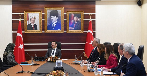 Aksoy, vatandaşlarla birarada
