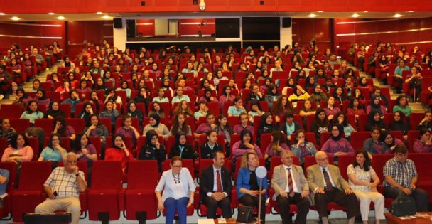 Altay Dağlarından Anadolu'ya İpek Halının 2500 Yıllık Tarihi