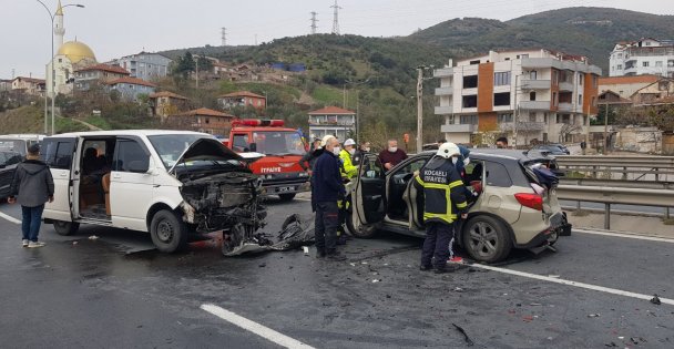 Anadolu Otoyolu'nda deci kaza:8 yaralı