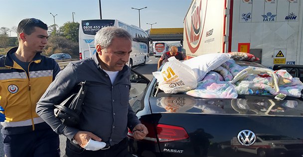 Anadolu Otoyolu'nda otomobil tıra çarptı: 3 yaralı