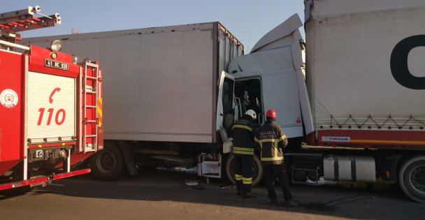 Anadolu Otoyolu'ndaki kaza ulaşımı aksattı