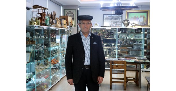 Antika Tutkunu İş İnsanı Gebze'deki Fabrikasının Ofisini 'Mini Bir Müzeye' Dönüştürdü